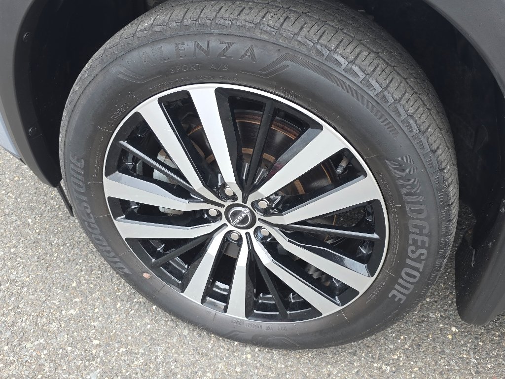 Used 2023 Boulder Gray Pearl Nissan Platinum image 33