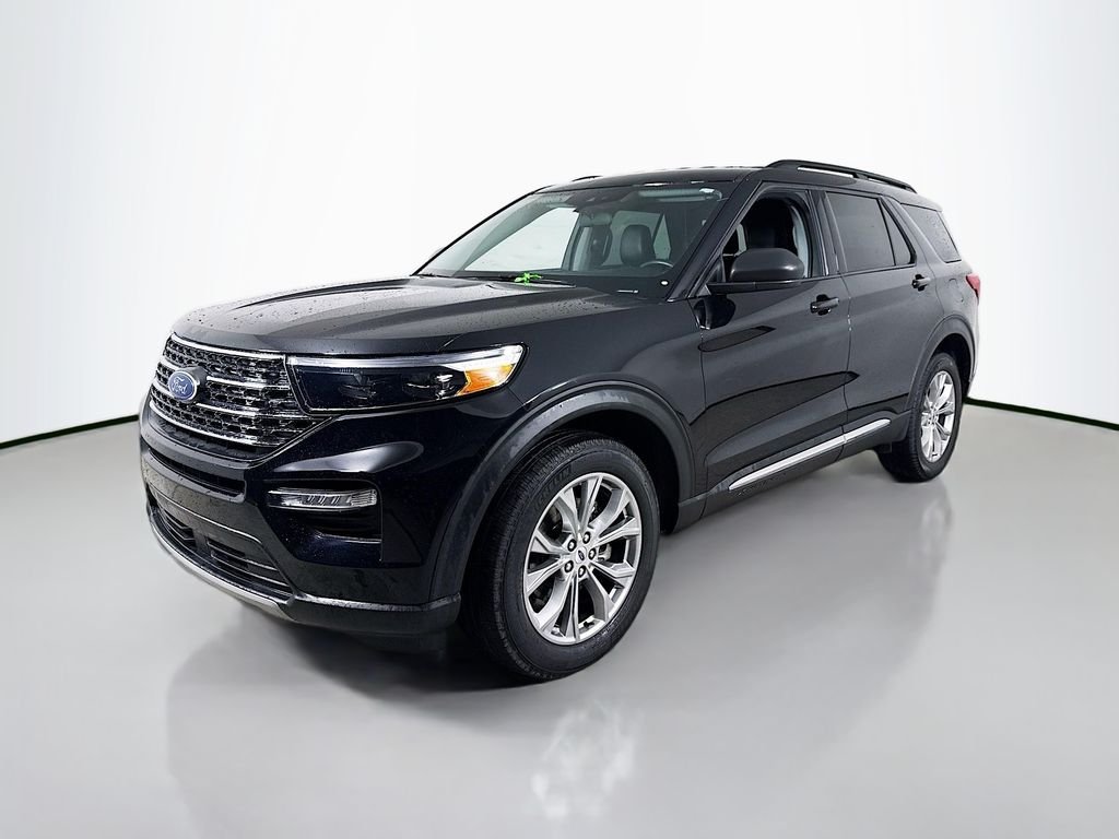 Used 2023 Agate Black Metallic Ford XLT image 9