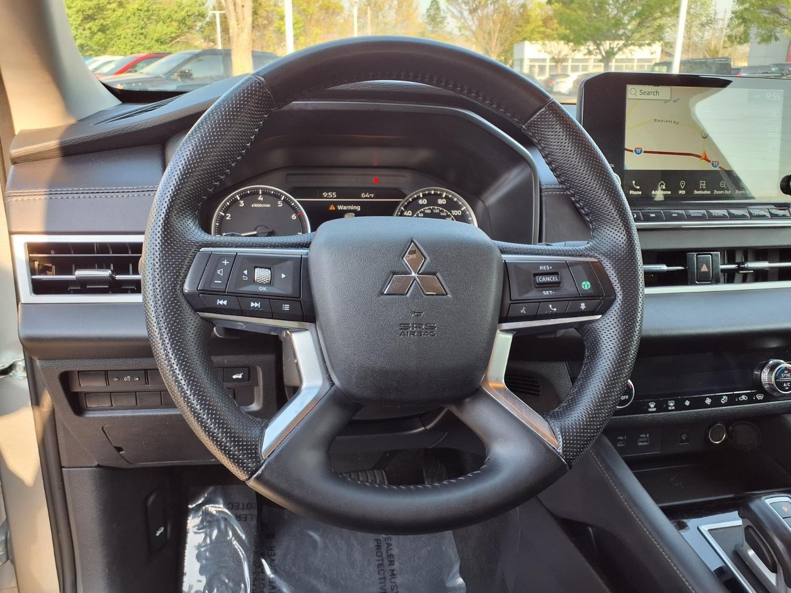 Used 2024  Mitsubishi SE image 18