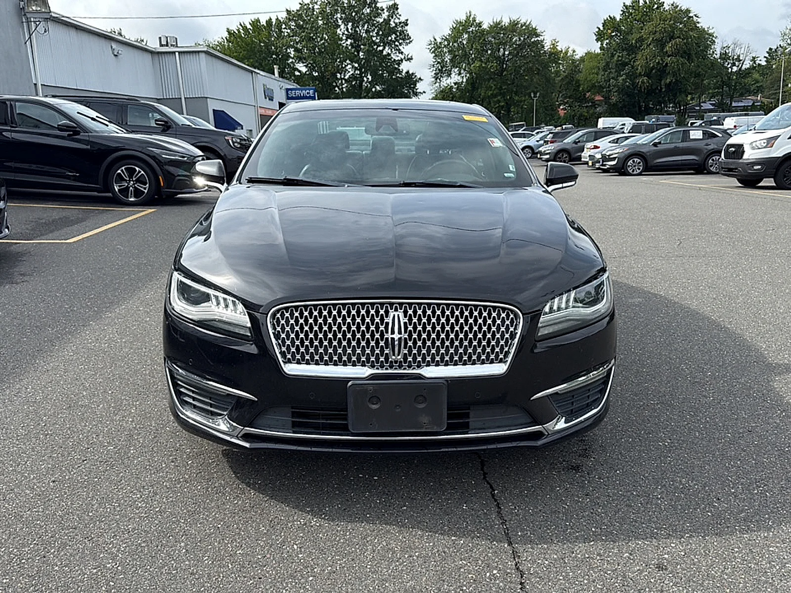Used 2019 Infinite Black Metallic Lincoln Reserve II image 3