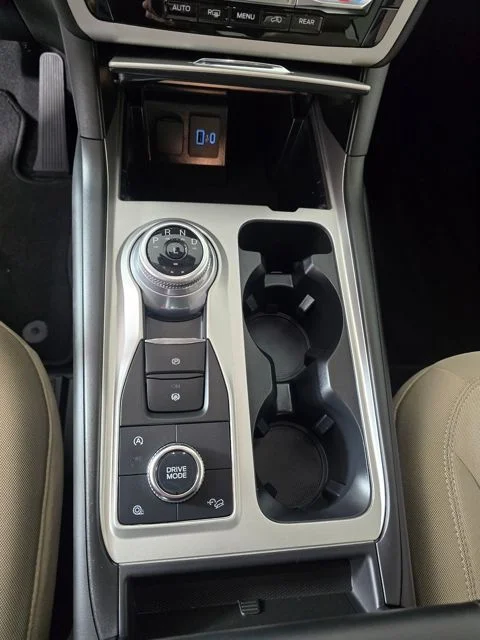 Used 2023 White Ford XLT image 24