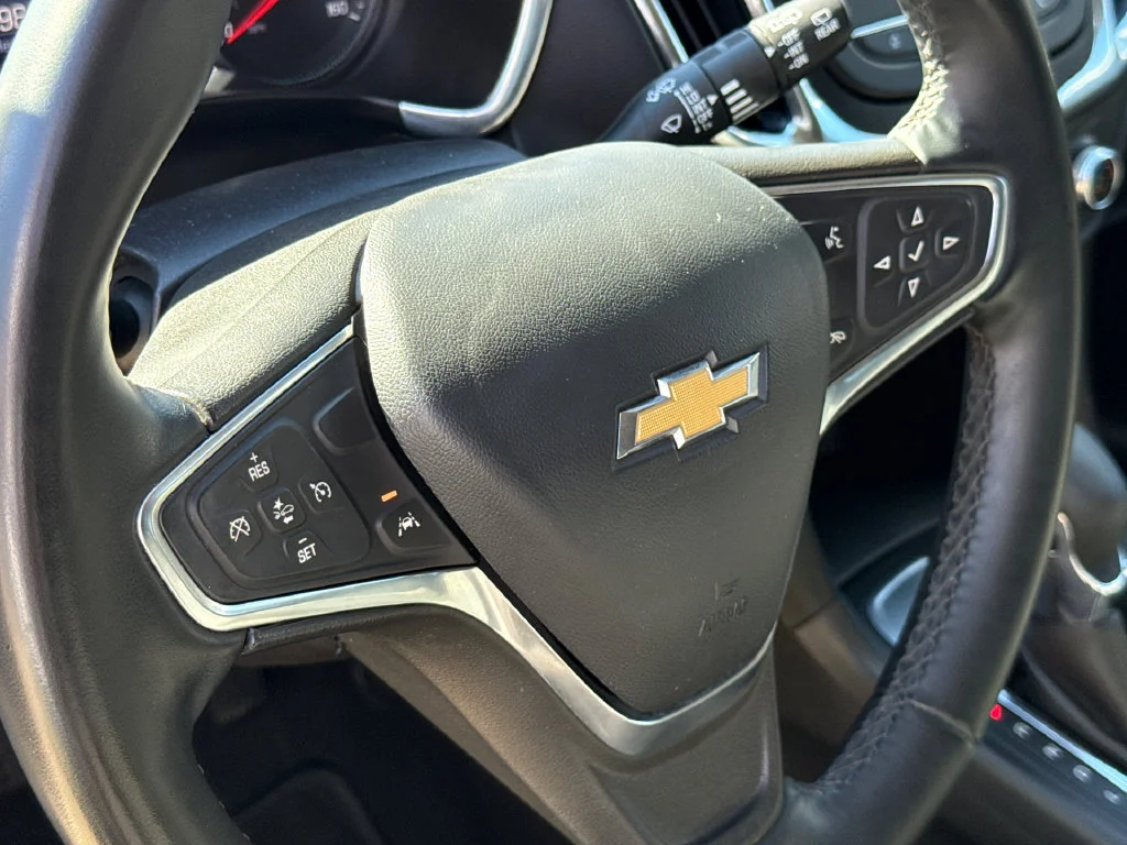 Used 2024 White Chevrolet LT image 29