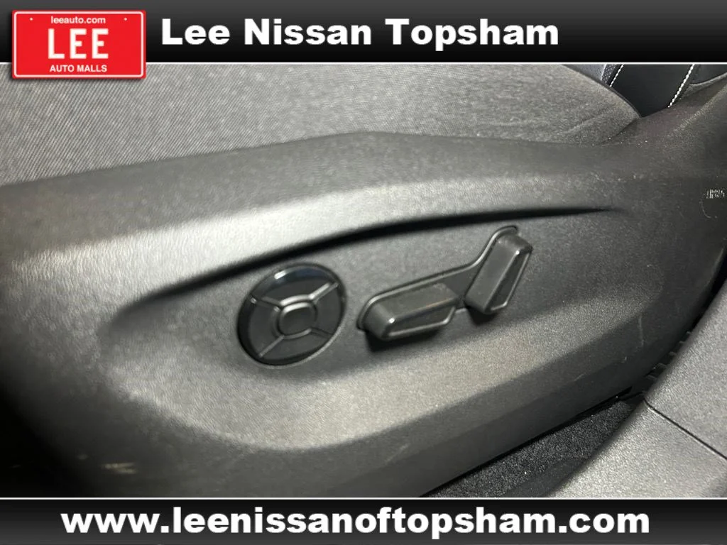 Used 2025 Gray Volkswagen SE R-Line Black image 23