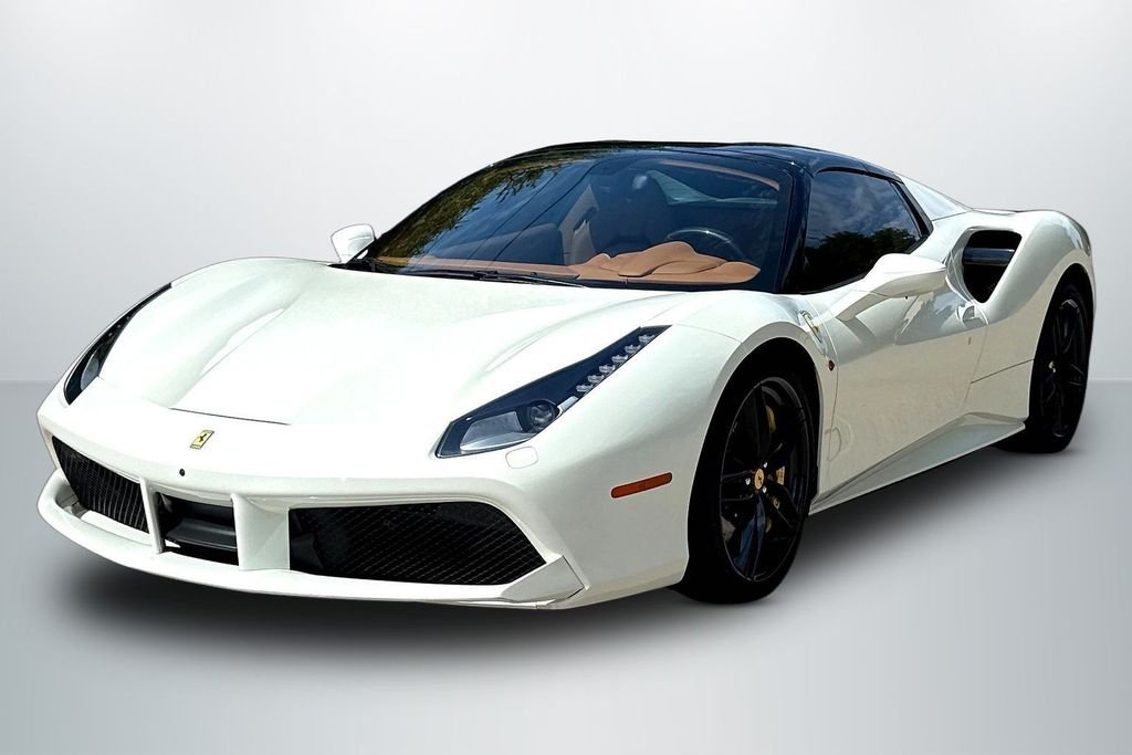 Used 2018  Ferrari  image 3