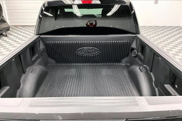 Used 2025 Agate Black Metallic Ford XLT image 30