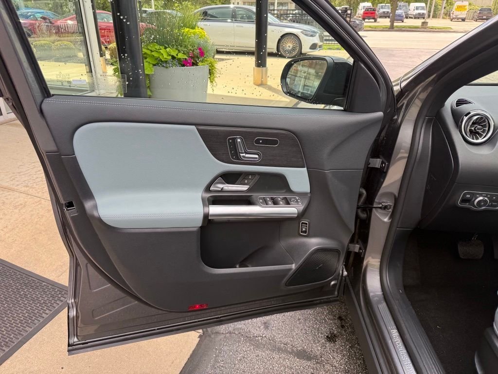 New 2026 Mountain Grey Metallic Mercedes-Benz GLA 250 image 12