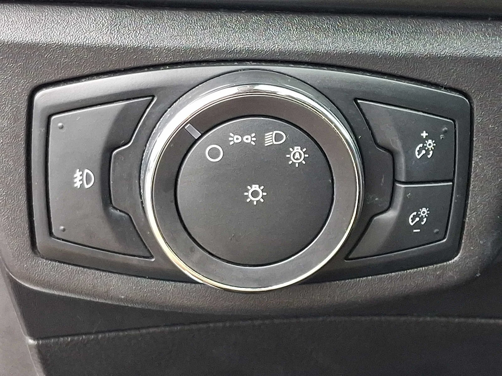 Used 2016 White Ford SE image 23