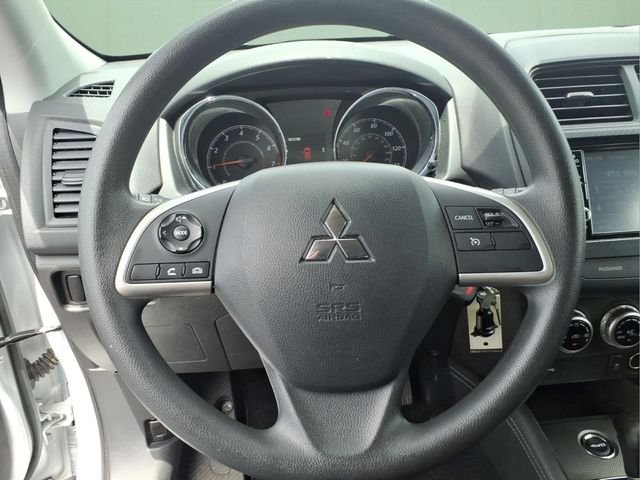 Used 2024  Mitsubishi 2.0 ES image 18