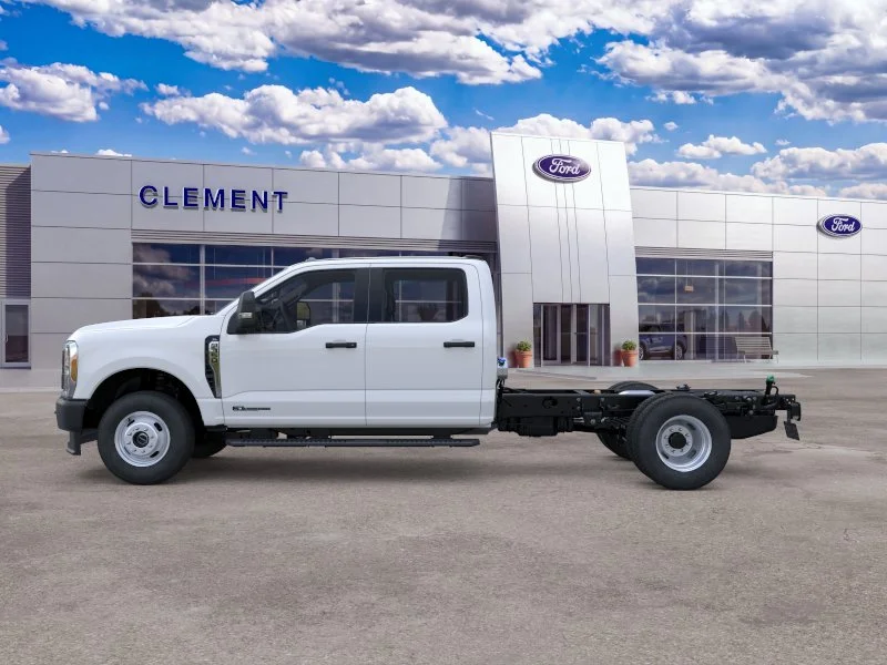 New 2026 Oxford White Ford F-350® XL image 3