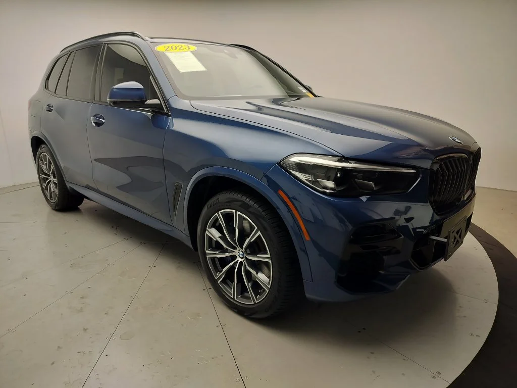 Certified Used 2023 Blue BMW xDrive40i image 2