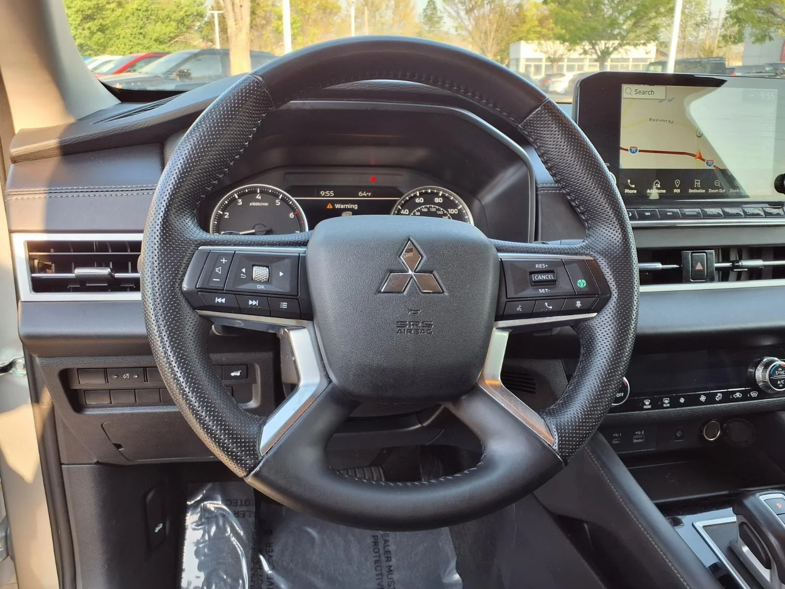 Used 2024  Mitsubishi SE image 18