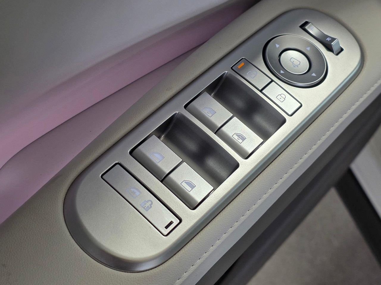 New 2026 Creamy White Pearl Hyundai SEL Premium AWD image 22