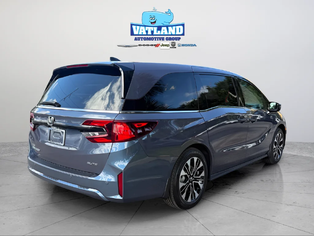 New 2027 Smoke Blue Pearl Honda Elite image 5