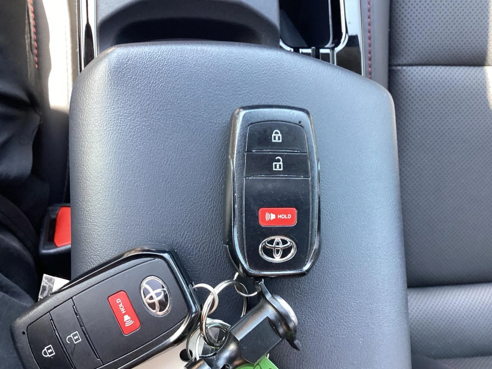Used 2023 Wind Chill Pearl Toyota XSE image 26