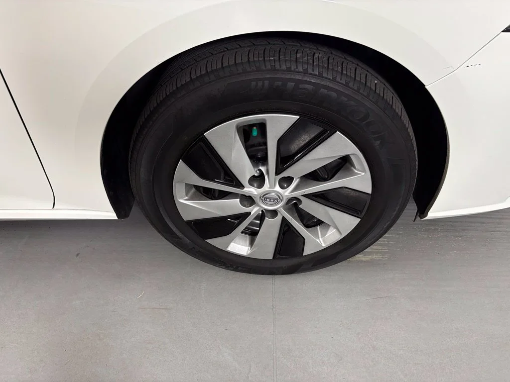 Used 2025 White Nissan 2.5 S image 10