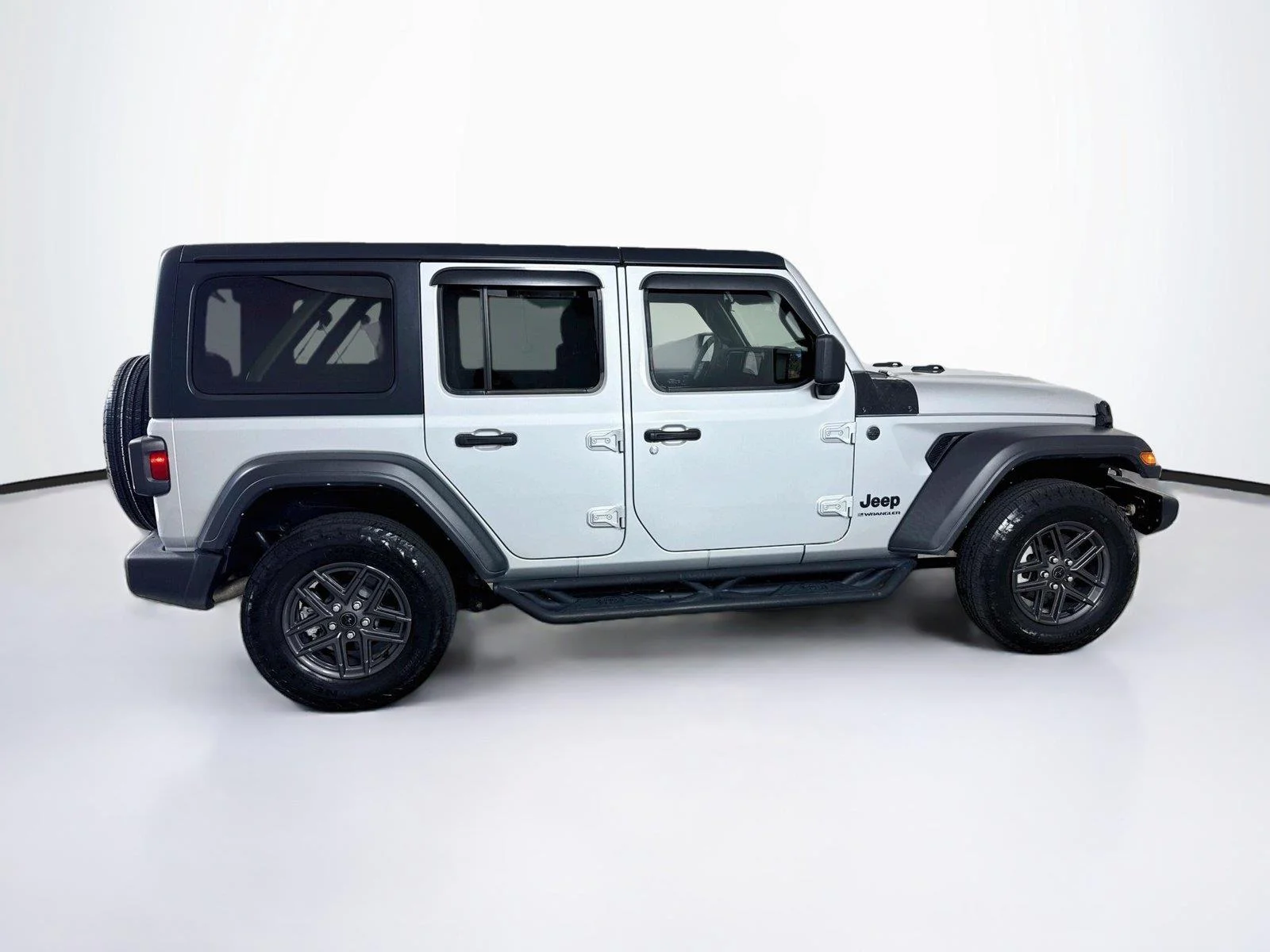 Used 2024 Silver Zynith Clearcoat Jeep Sport S image 8
