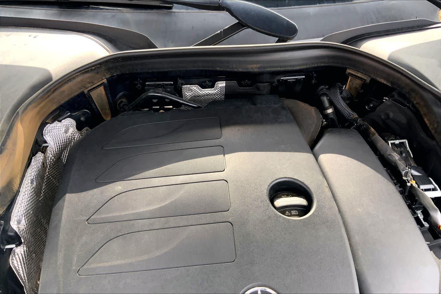 Used 2020 designo Diamond White Metallic Mercedes-Benz GLC 300 image 32