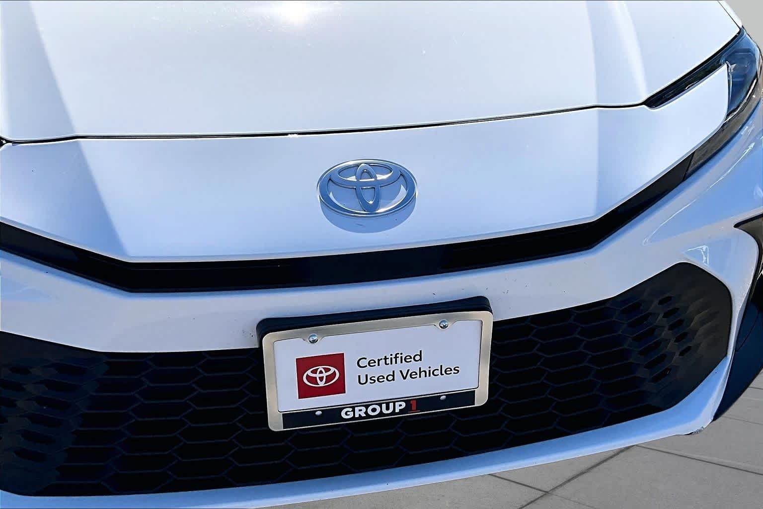 Certified Used 2025 Ice Cap Toyota SE image 29