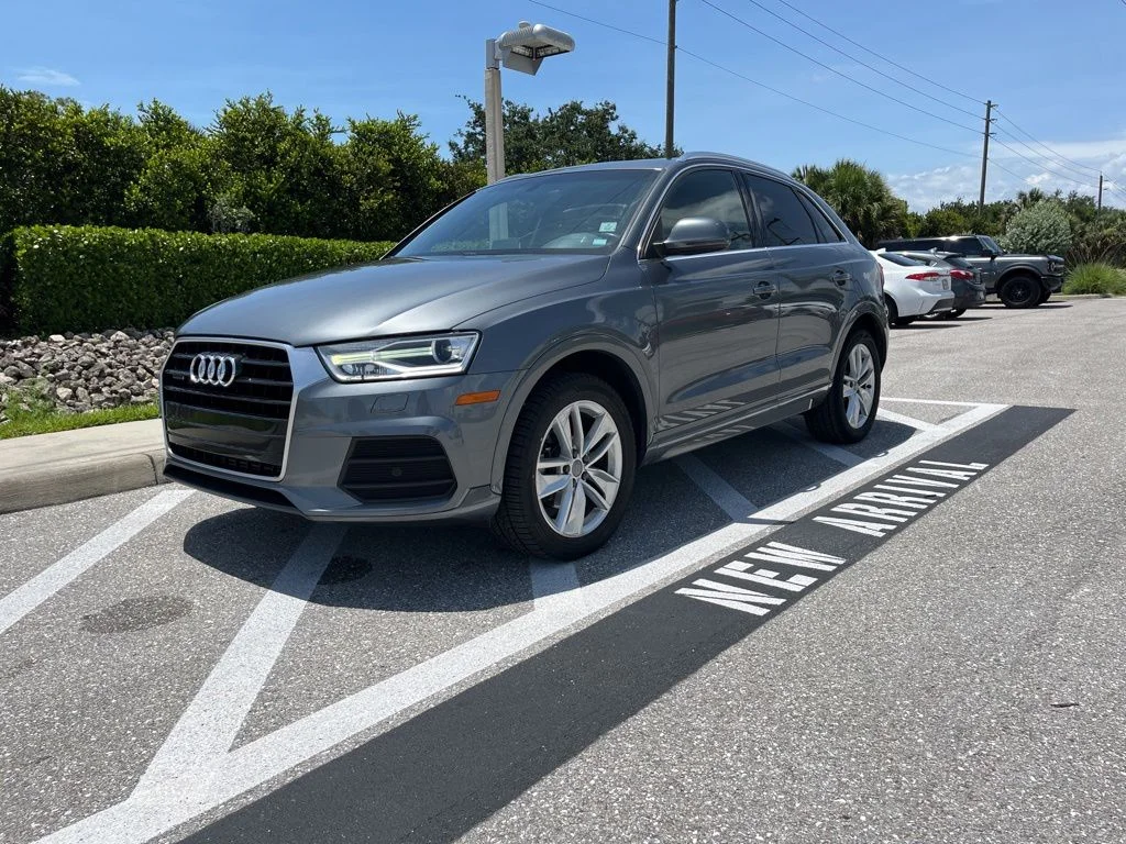 2016 Audi Q3 2.0T quattro tiptronic Premium Plus's photo