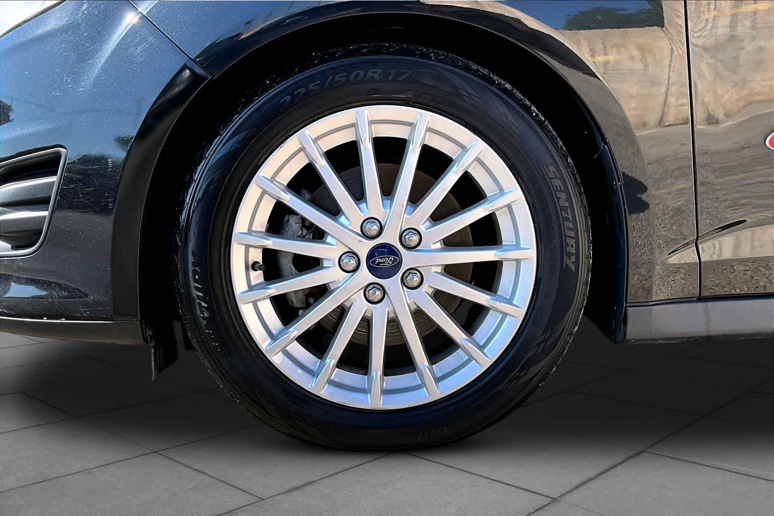 Used 2014 Tuxedo Black Metallic Ford SEL image 11