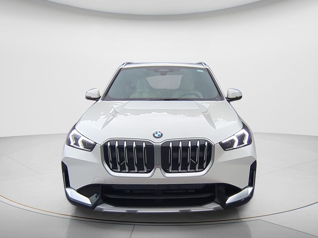 New 2026 Alpine White BMW xDrive28i image 2