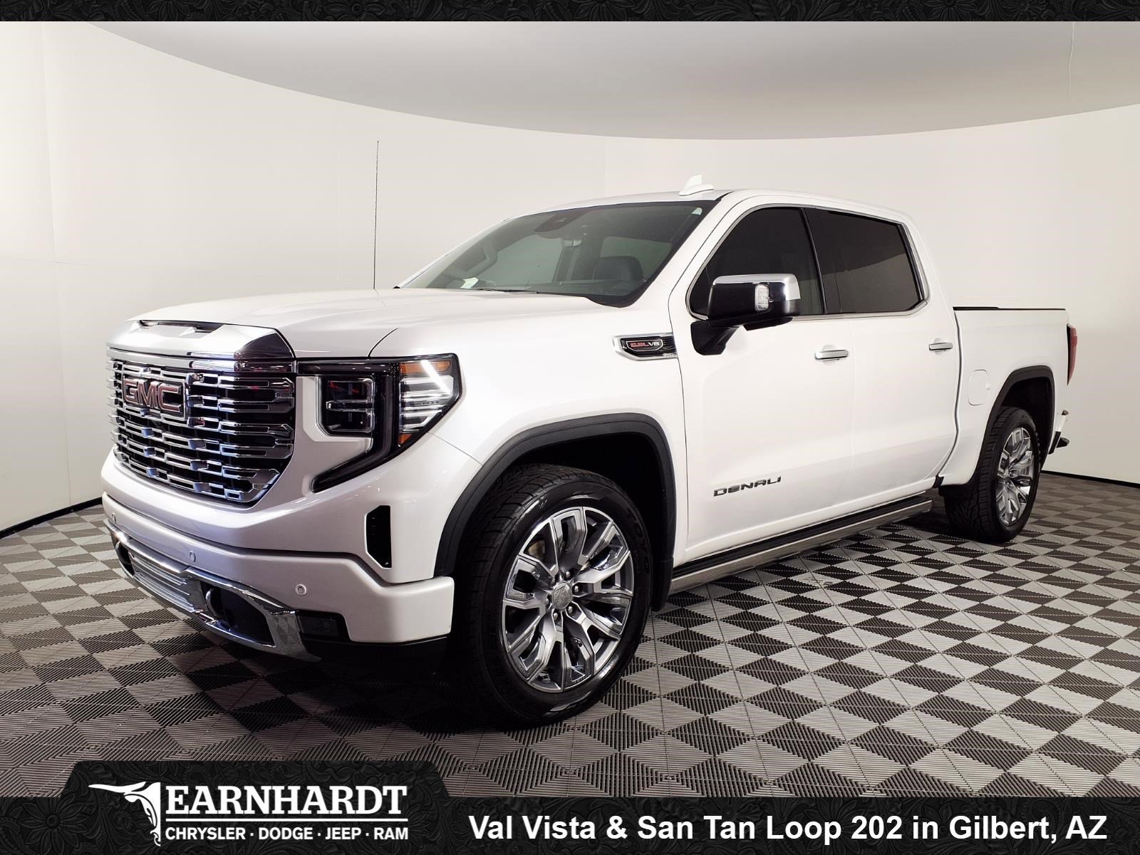 2023 GMC Sierra 4WD Crew Cab Short Box Denali's photo