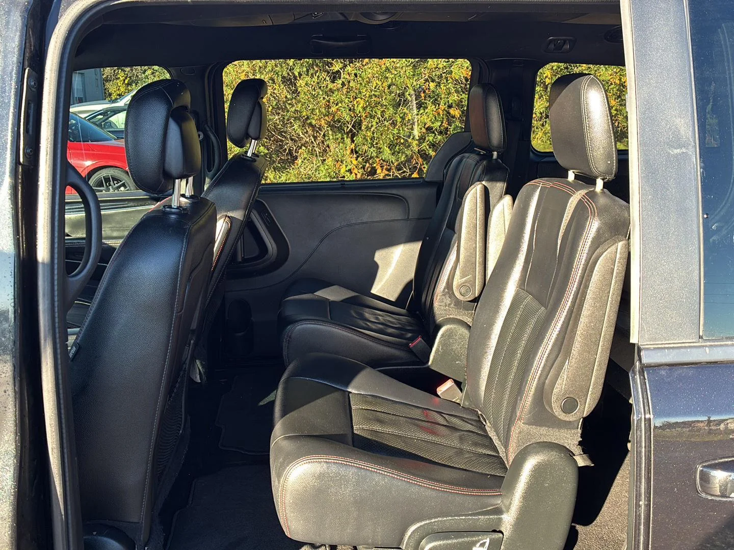 Used 2018 Black Onyx Crystal Pearlcoat Dodge GT image 9