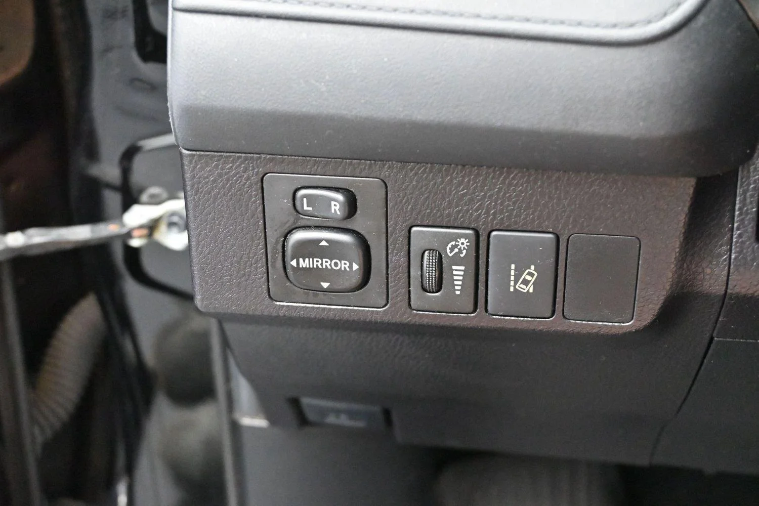 Used 2018 Black Toyota LE image 25