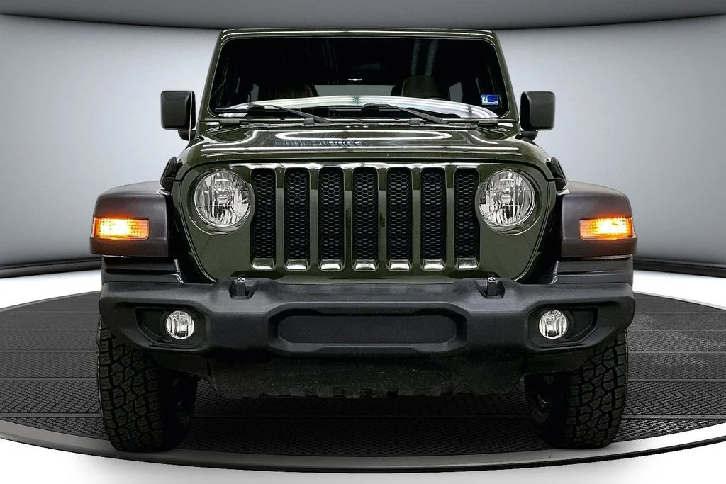 Used 2021 Green Jeep Unlimited Sport S image 2