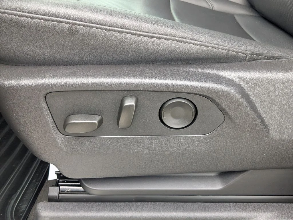 Used 2025 Gray Chevrolet LTZ image 21