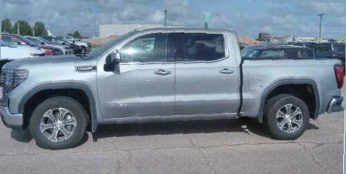 Used 2025 Sterling Metallic GMC SLT image 5