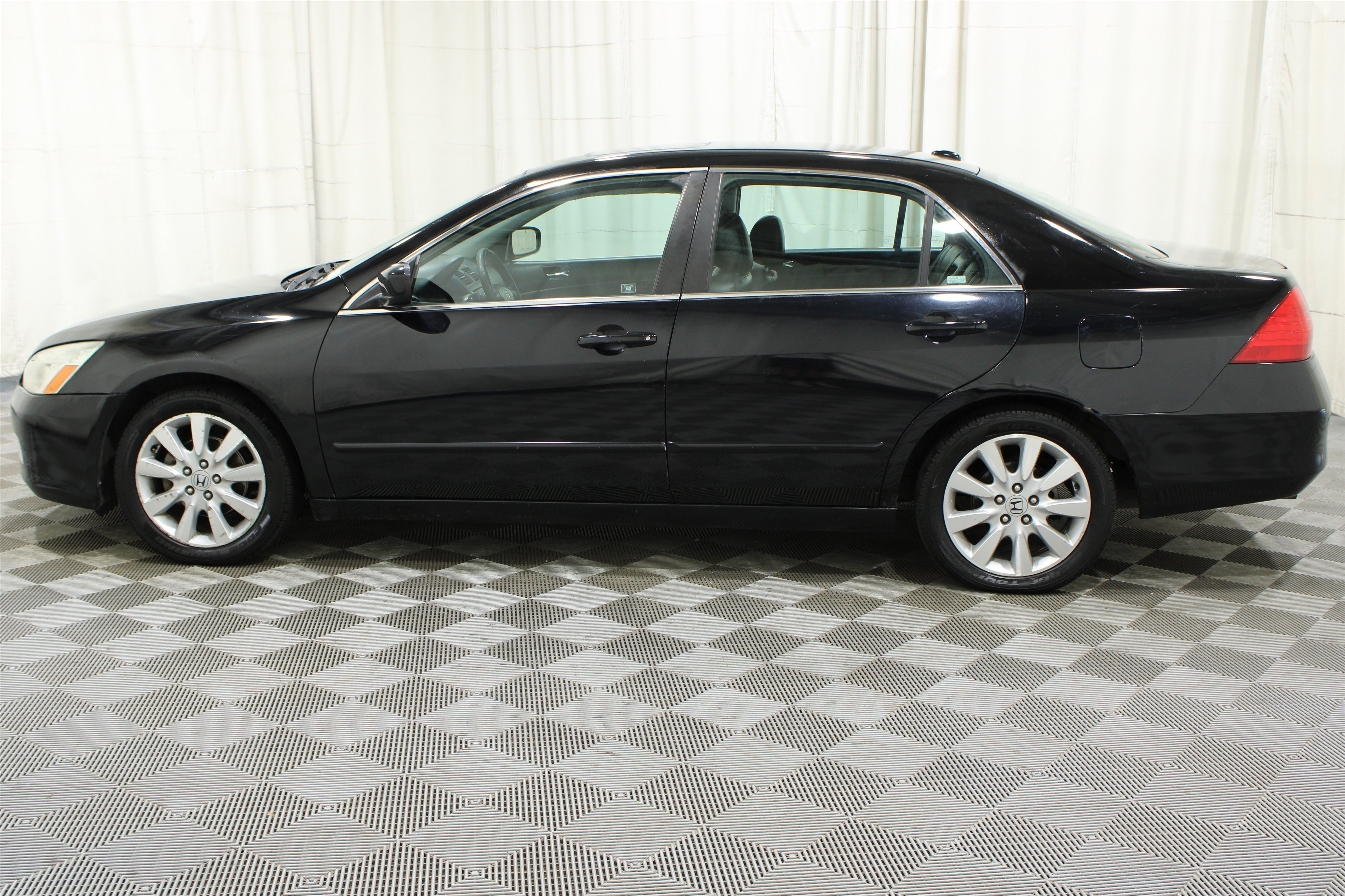 Used 2007  Honda EX-L image 25