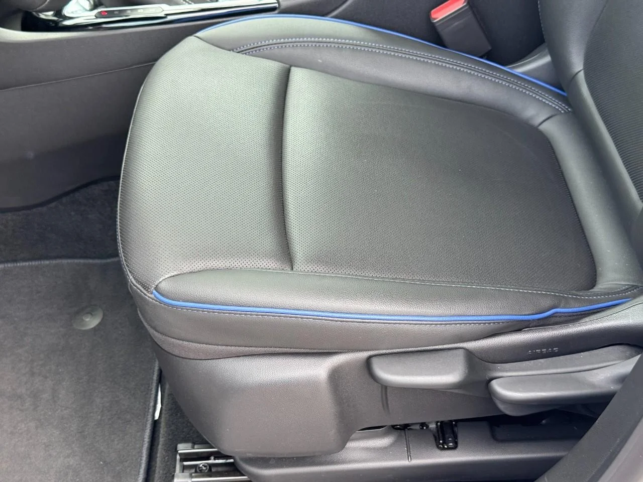 Used 2025 Summit White Buick Sport Touring image 20