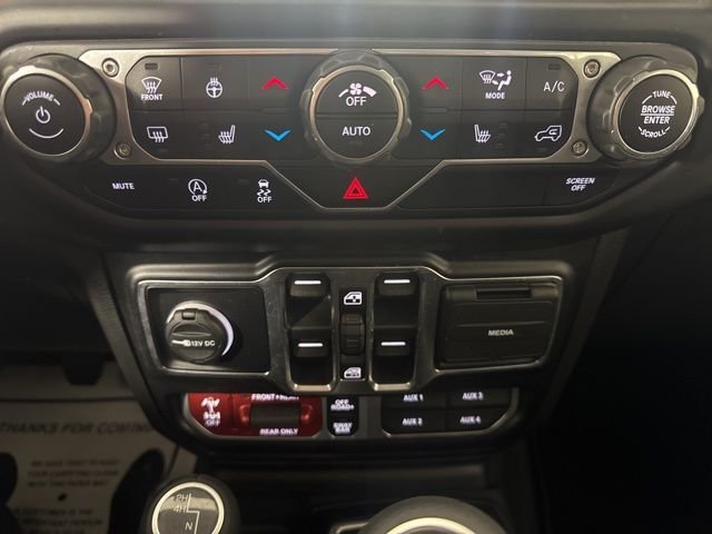Used 2022 Bright White Clearcoat Jeep Rubicon image 15
