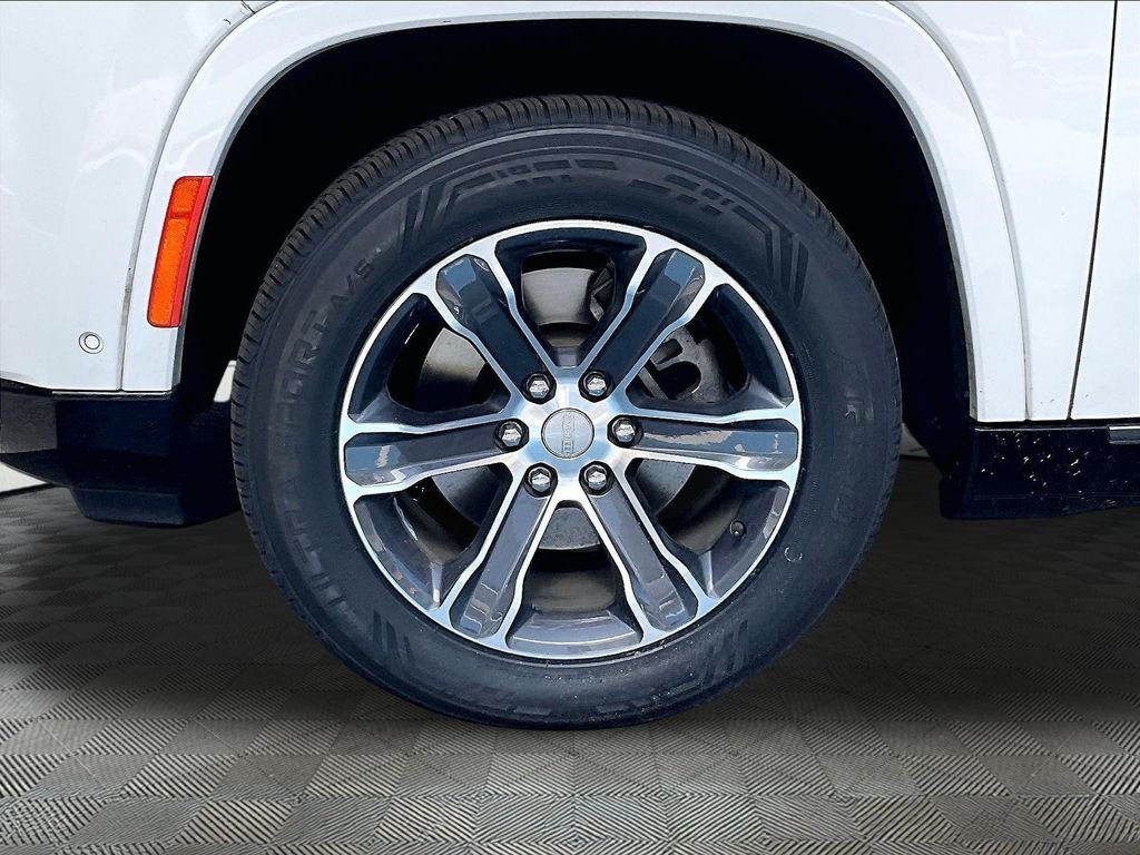 Used 2023 White Jeep Base image 29