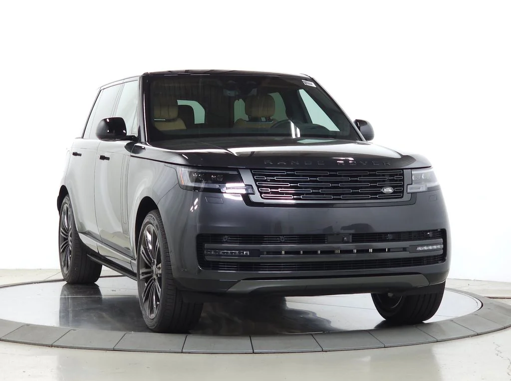 New 2026 Carpathian Grey Land Rover SE image 7
