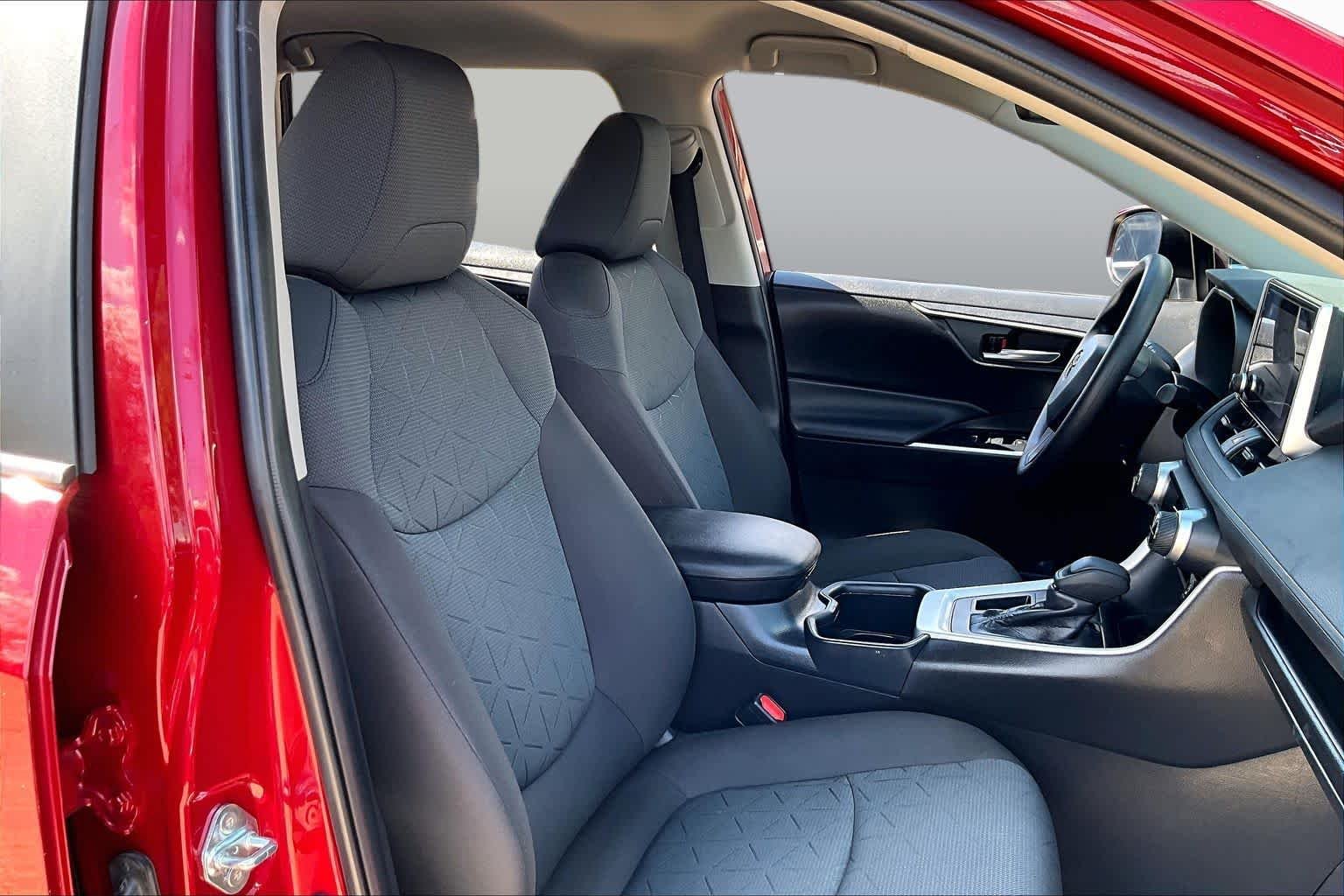 Used 2025 Ruby Flare Pearl Toyota XLE image 8