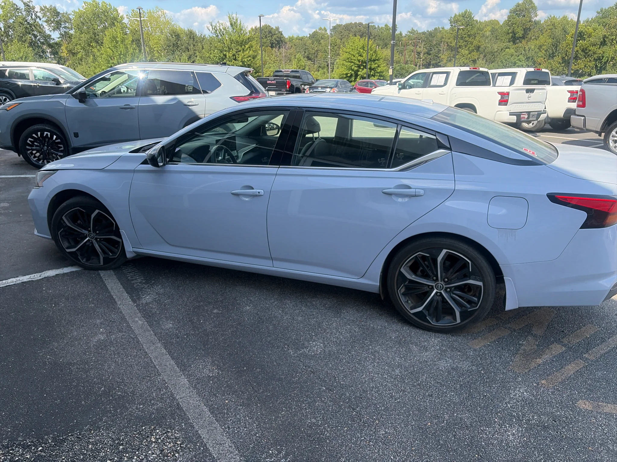 Used 2024 BLUE Nissan 2.5 SR image 4