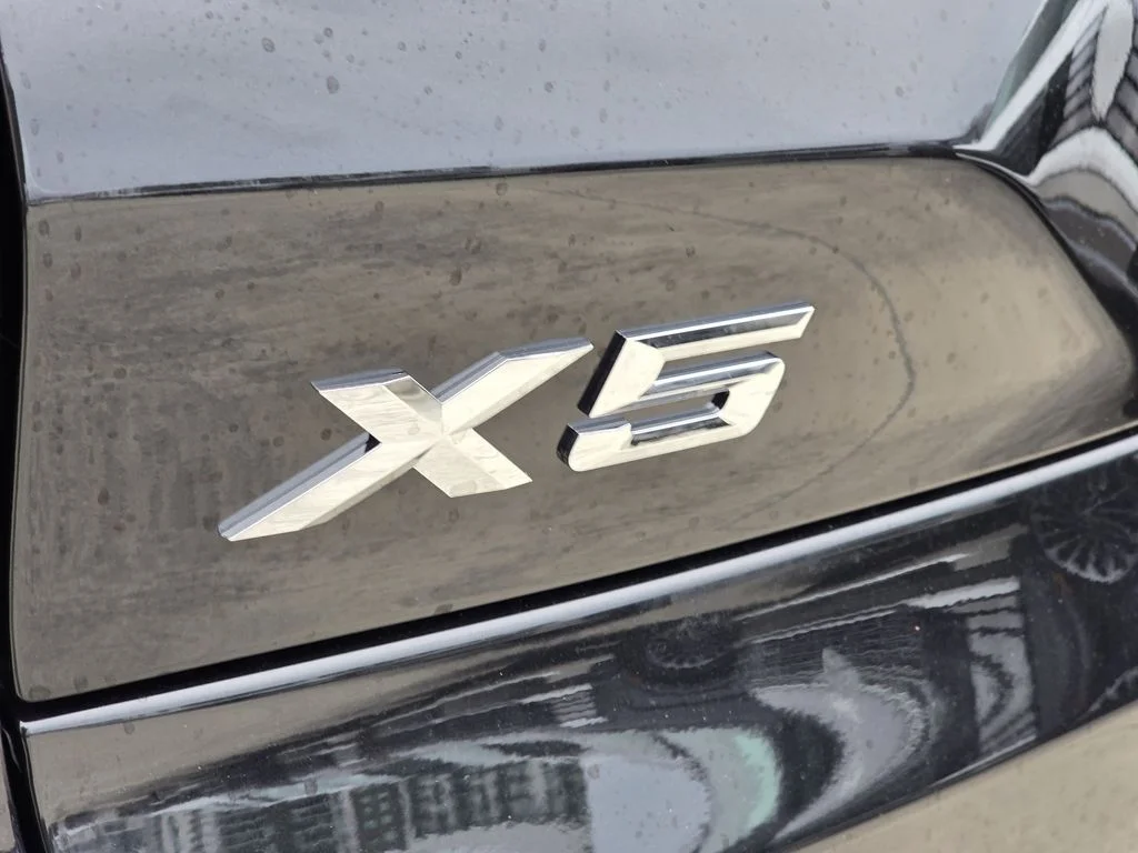 Used 2026 Black BMW sDrive40i image 6