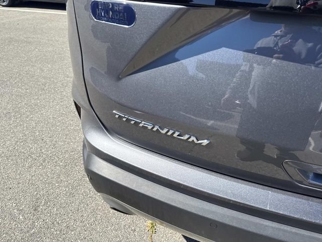 2023 Ford Edge Titanium photo 3