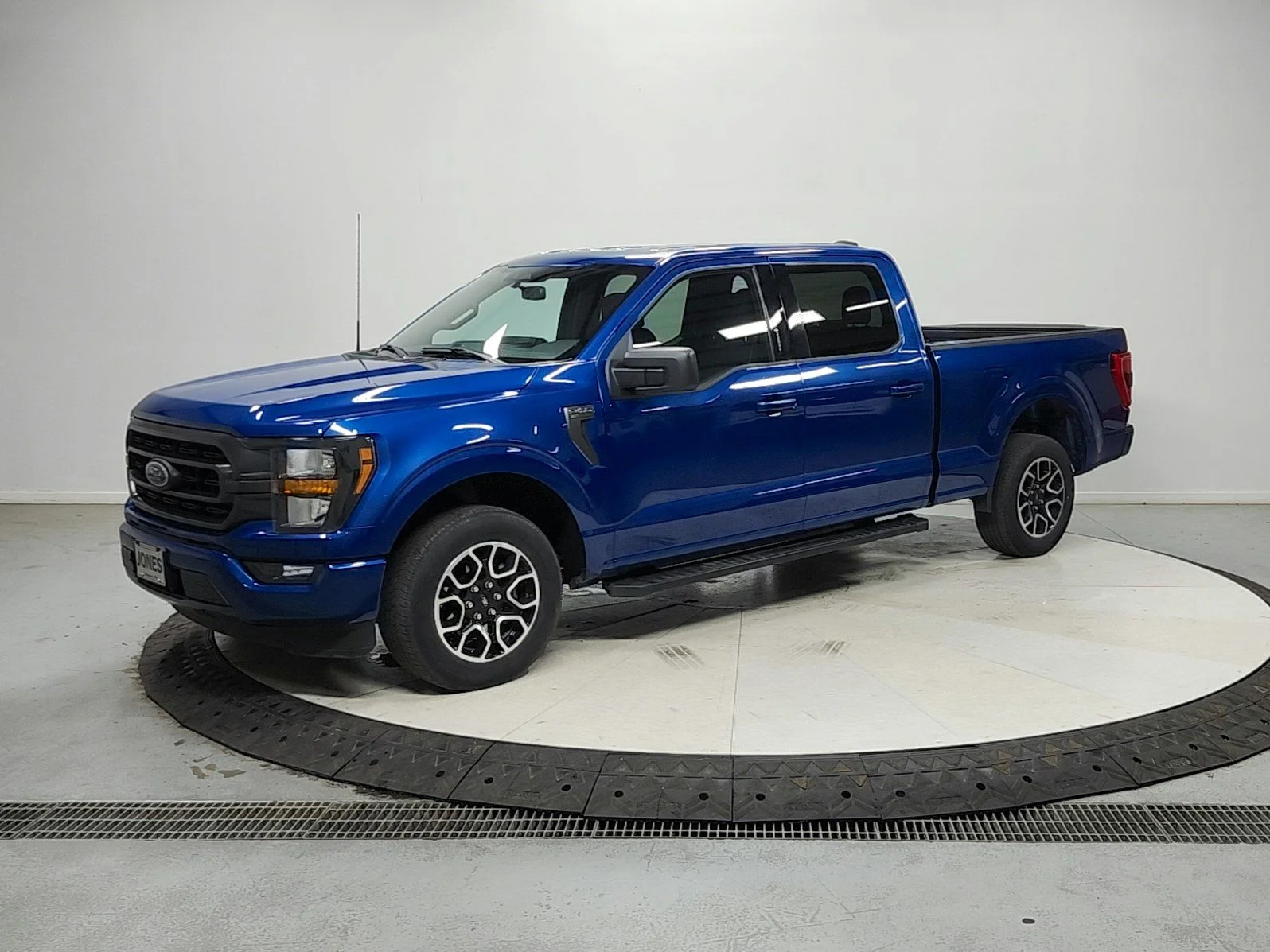 Used 2023  Ford XLT image 4