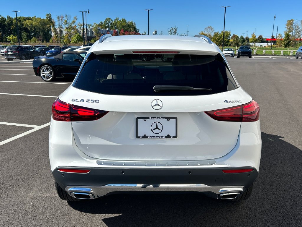 New 2026 Polar White Mercedes-Benz GLA 250 image 42