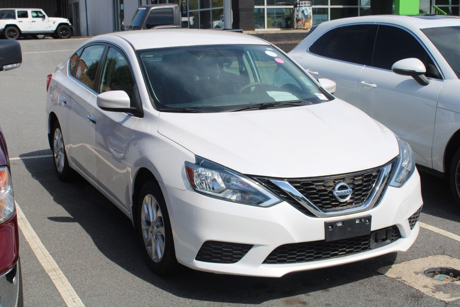 Used 2018 Aspen White Nissan SV image 3