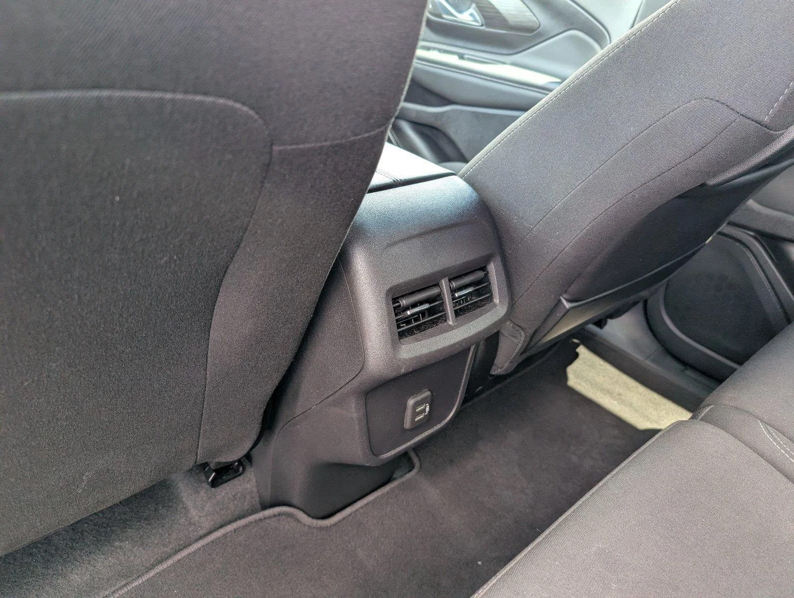 Used 2024 Downpour Metallic GMC SLE image 31