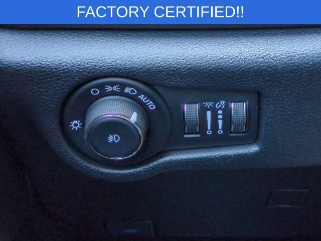 Used 2026 Black Chrysler Select image 18