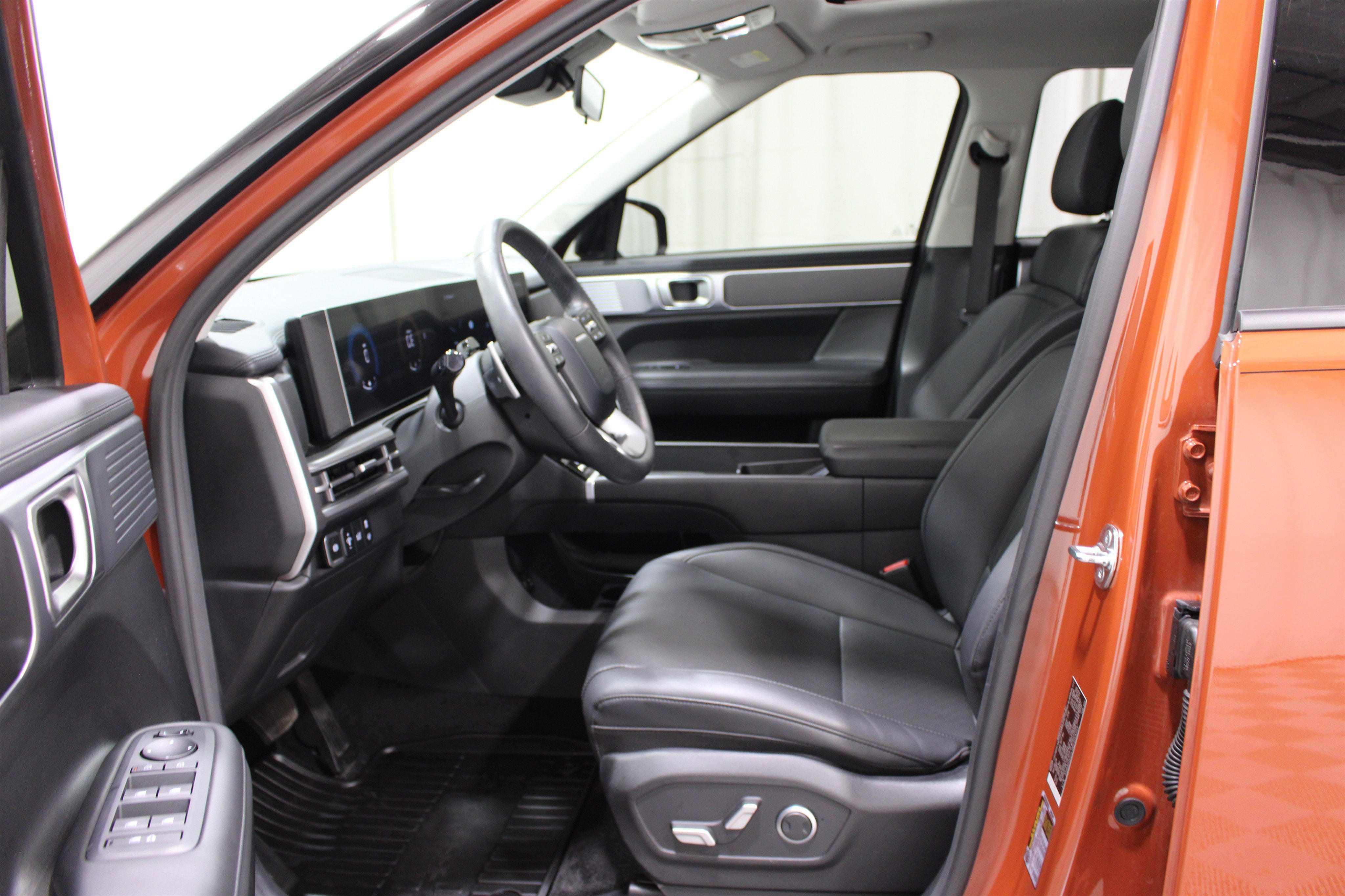 Used 2024 Terracotta Orange Hyundai XRT image 3