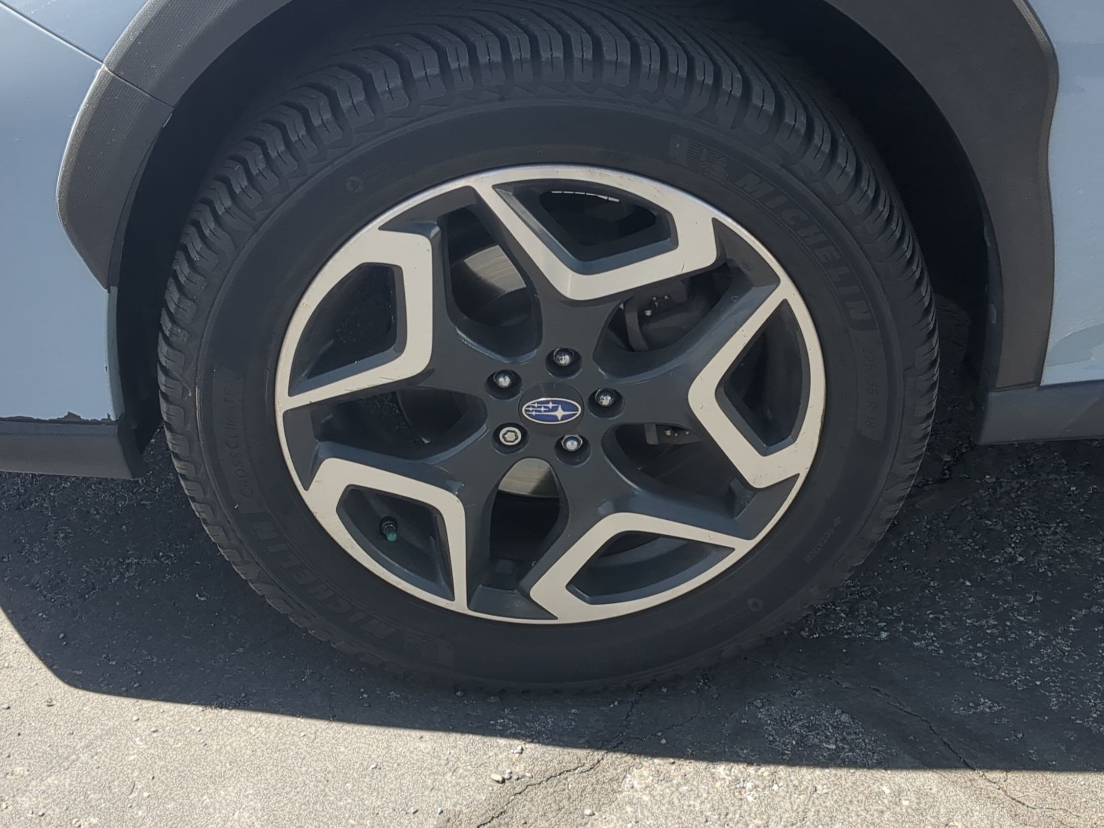 Used 2019 Cool Gray Khaki Subaru Limited image 11