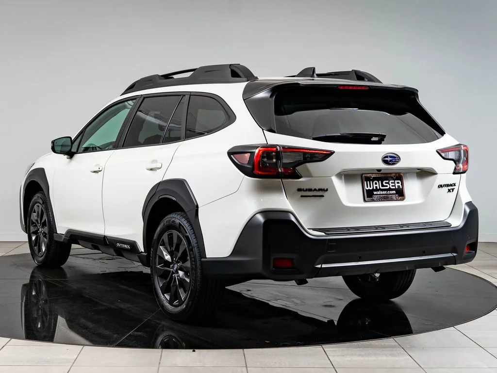 Used 2025 Crystal White Pearl Subaru Onyx Edition XT image 6