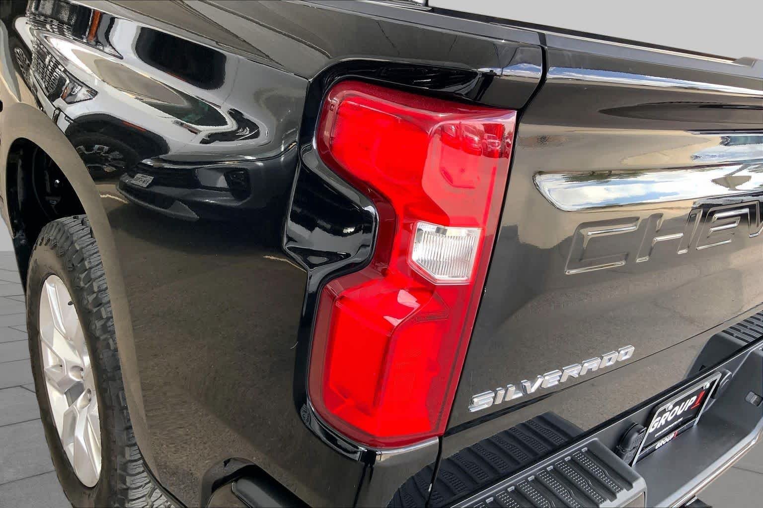 Used 2021 Black Chevrolet Custom image 28