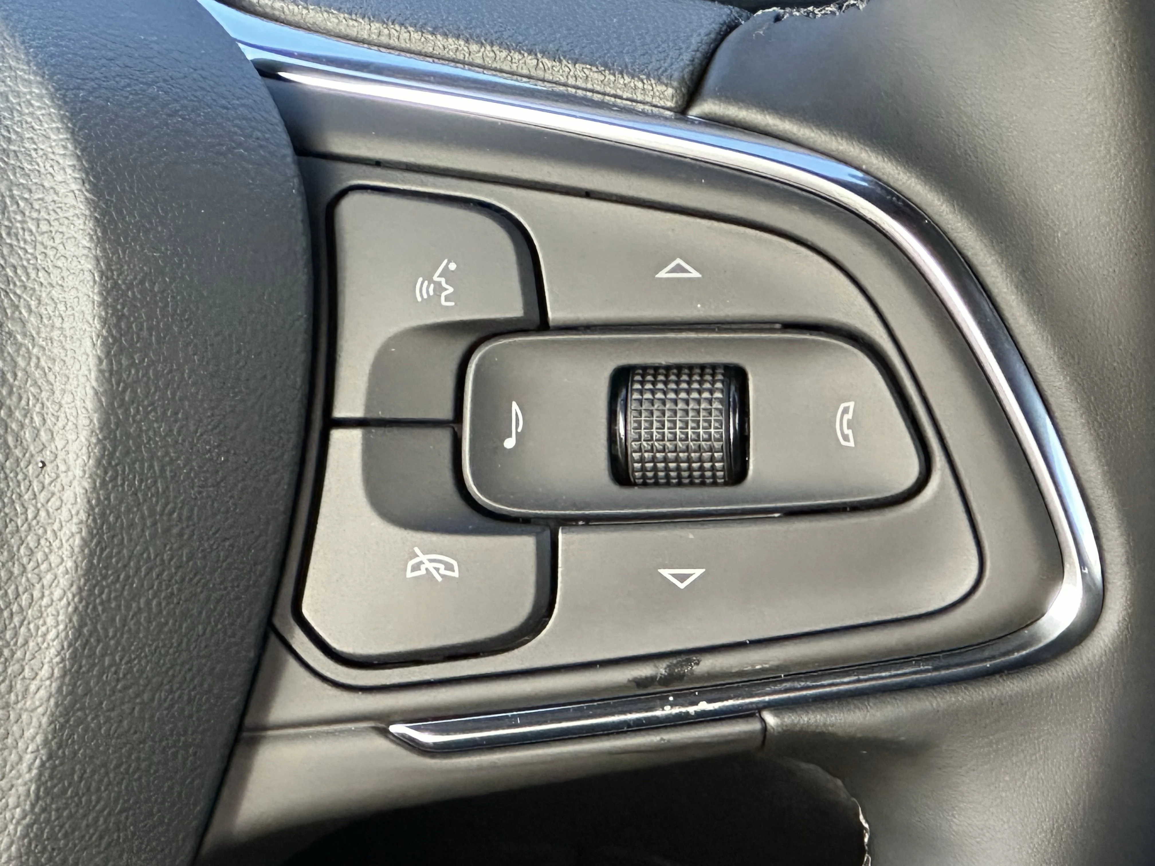 New 2026 Ebony Twilight Metallic Buick Avenir image 13